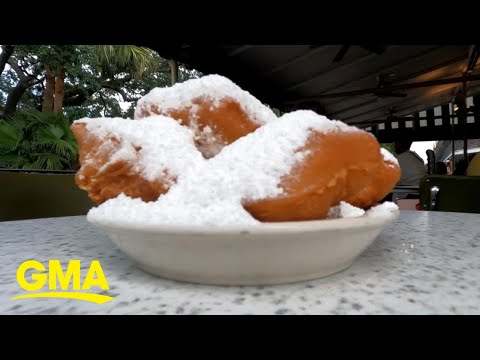 Fazendo beignets no Café Du Monde