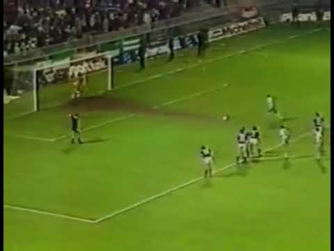 Hans Krankl (Rapid Viena) - 13/06/1985 - Rapid Viena 3(6)x(5)3 Áustria Viena - 1 gol (1 gol)