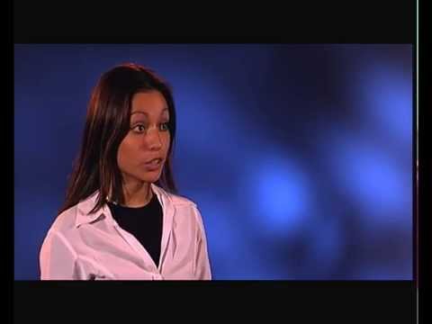 Laura singing "You oughta know" by Alanis Morissette - Audition - Idols season 1