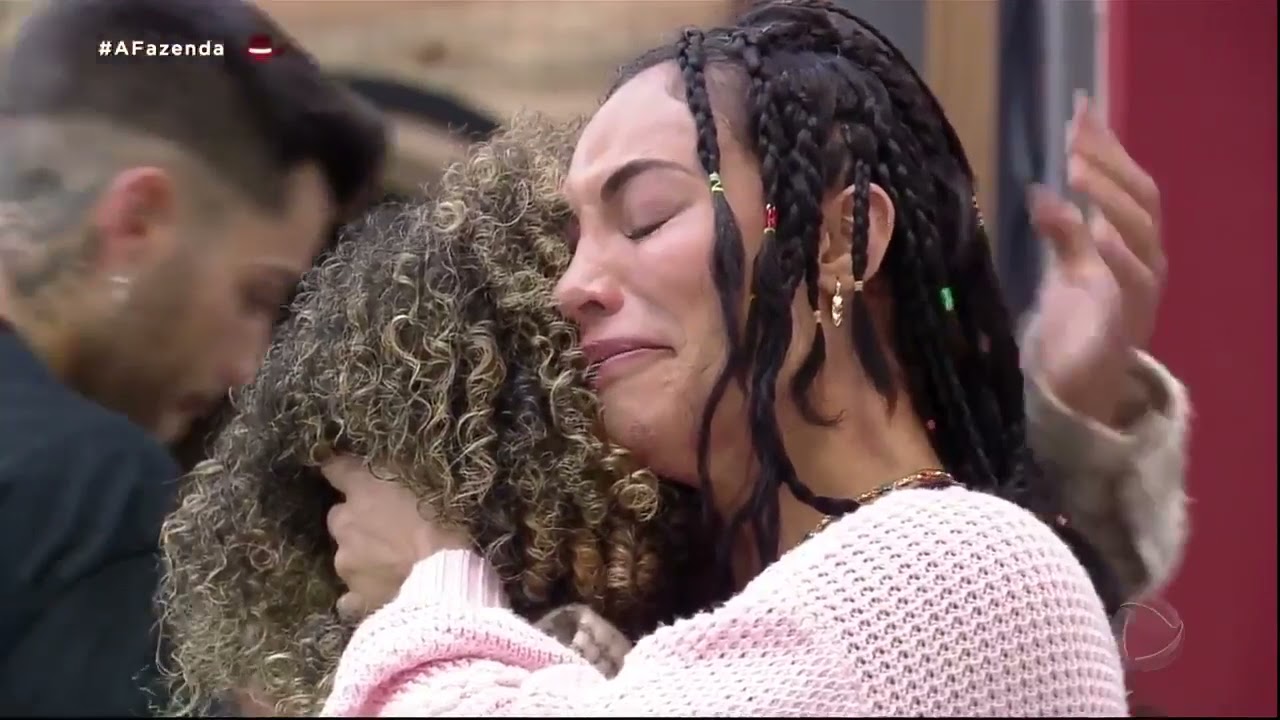 A FAZENDA: Rico causa treta generalizada na sede após jogar o pó de café no chão