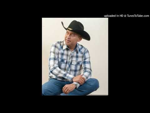 Metaforeando, Rogelio infante