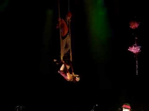 O Teatro Mágico - Pena