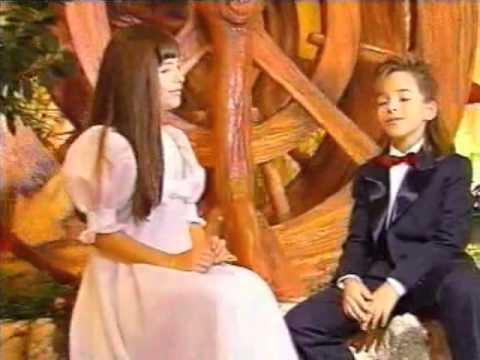 Sandy e Junior e Paquitas - Coração - Especial de Natal Xuxa 1994