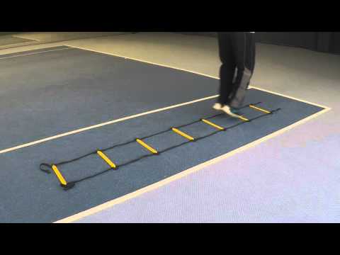 Koordinationleiter: 2 vor & 1 zurück hüpfen