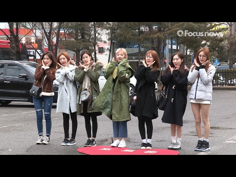 소나무(SONAMOO), 사랑스러운 심쿵 꽃받침 '꽃이 활짝~!' [20170217 뮤직뱅크출근길]
