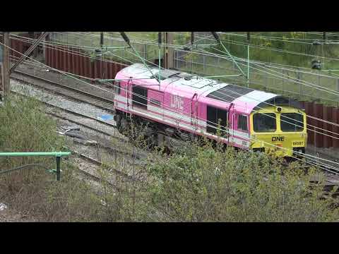 Feightliner 66587 'AS ONE WE CAN' 4G99 Seaforth - Hams Hall, Crewe Salop 14.04.22.