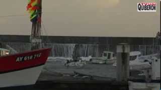 preview picture of video 'Quiberon - Vagues géantes de 8 metres Grandes marées - TV Quiberon 24/7'