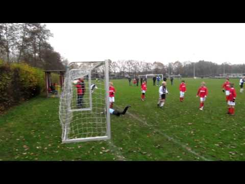 Quinten van der Zee strak erin geschoten. Transfersom?