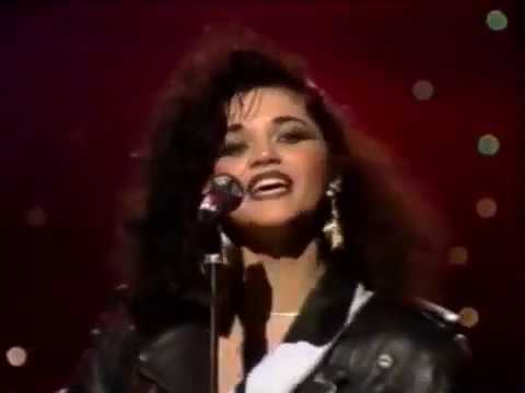 Narcis Vučina & Arnela Konaković - Sitna kiša padala