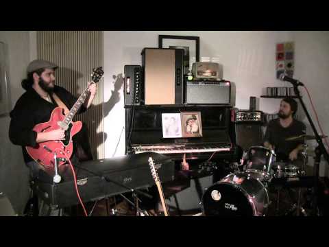 Curious Turtle and the Brown Tones - Pickin' - Live at Helgas 17.12.12 feat. Fabio Nettekoven