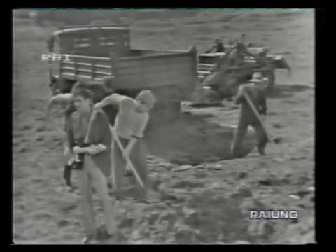 Adriano Celentano -- (1966)  Il Ragazzo Della Via Gluck (Tar And Cement)