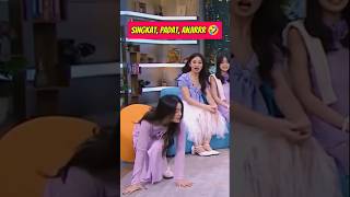 Download lagu Eca Aura is so funny, she just fell and immediately continued chatting #eca #ecaaura mp3