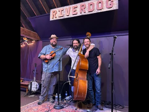 The Howlin' Brothers  -"Cannonball"