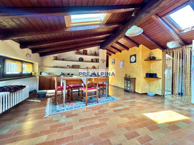 Bilocale Mansardato in Centro a Vertova – Senza Spese Condominiali