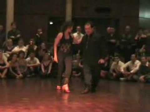  Giselle Anne  and  Gustavo Naveira  are  dancing  to  the  tango  "  Niebla Del Riachuelo  "