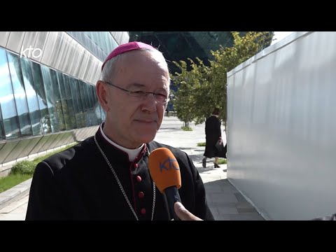 Mgr Schneider : « Je suis un ami du pape François »