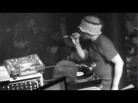 Dub Me Crazy #2 - PRINCE JAMO "Makes You Feel Happy" (LiVE!) LEGAL SHOT SOUND