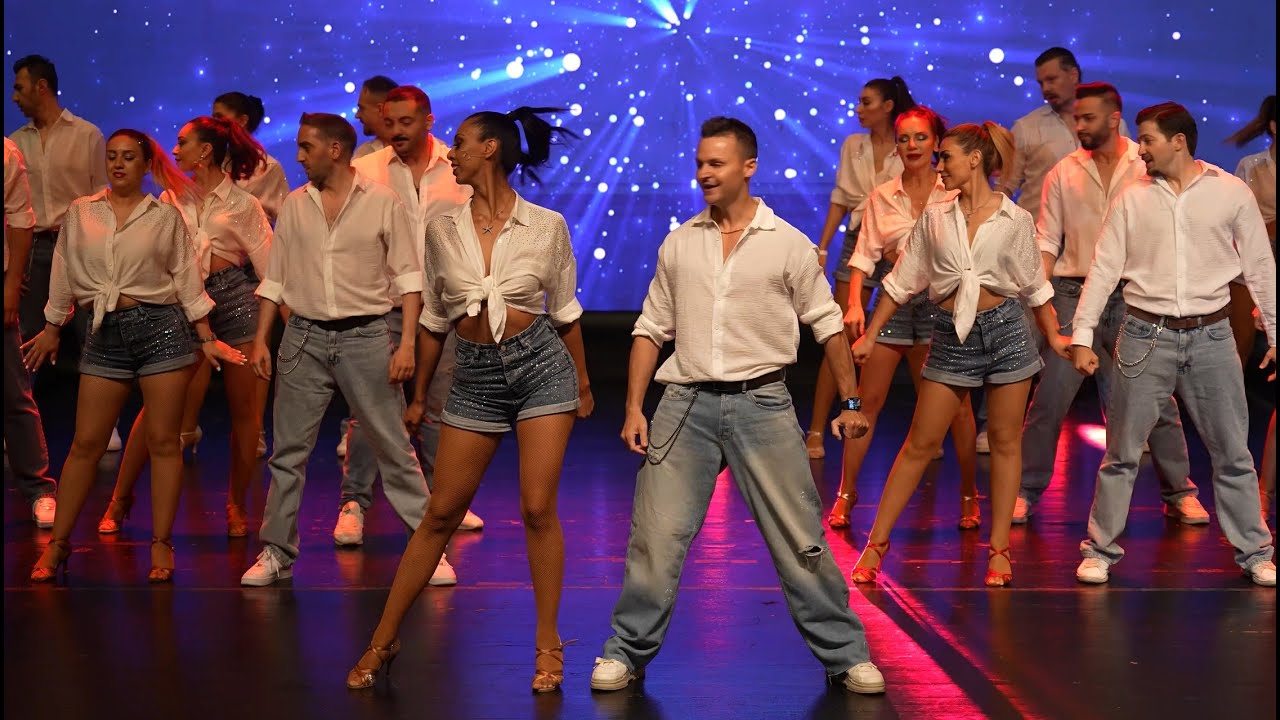 Grup gösterisi · Bachata