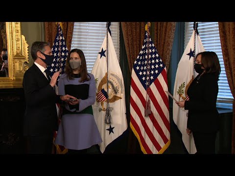 Kamala Harris administers oath to top U.S. diplomat