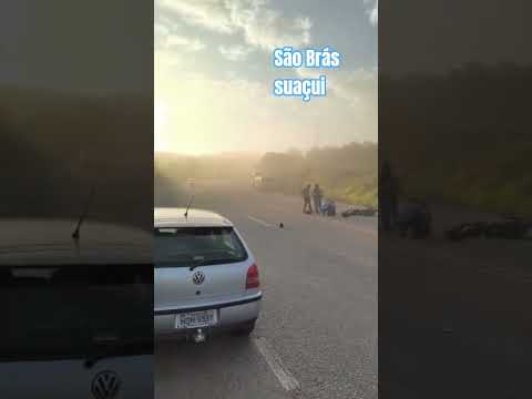 SÃO BRÁS DO SUAÇUI GRAVE ACIDENTE. MOTOCICLISTA NÃO VÊ CAMINHÃO POR CONTA DA SERRAÇAO, FATAL.