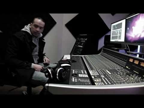 Raf 3.0 (Camora) und Nazar Shoutout aus Lowniens Tattoo-Musikstudio