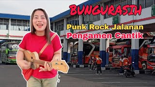 Download lagu Pengamen Cantik Terminal Bungurasih, Punk Rock Jalanan #pengamen #punkrockjalanan #trending  mp3