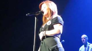 Kelly Clarkson - &quot;That I Would Be Good/Use Somebody&quot; Live @ Rama