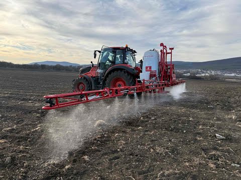 Пръскачка Agromehanika - AGS 1200 EN с щанга 15 HLX, компютър, GPS AV-MAP на трактор KIOTI HX 1001