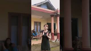 Download lagu Tiktok gunung gede baju hitam bertato mp3