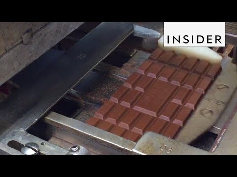 Dentro de uma centenária fábrica de chocolate