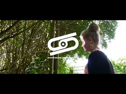 - Capucine - STRONG de London Grammar