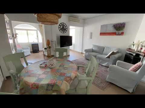 04-5015 Semi Detached Villa In El Chapparal