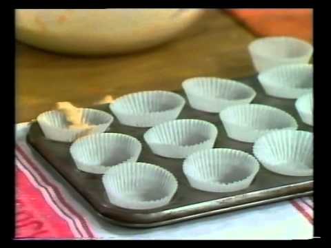 Play School - Alistair and Benita - carrot cakes