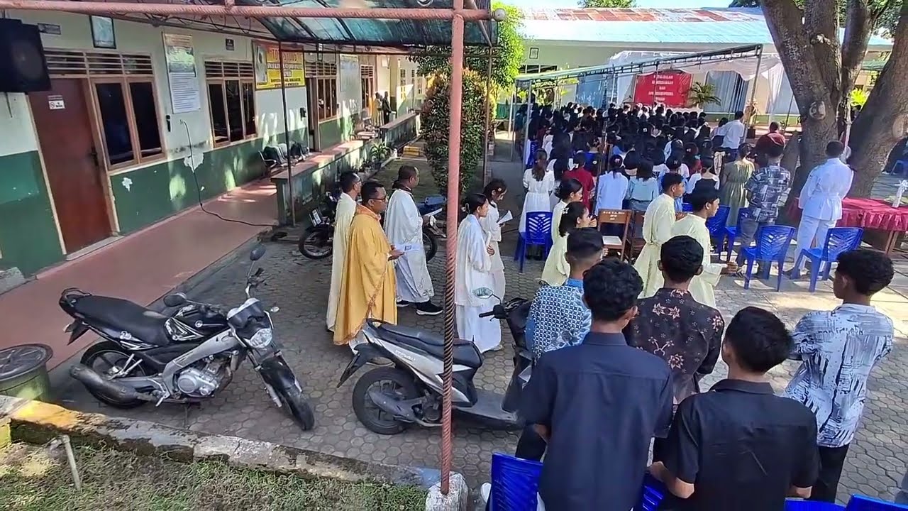 Perayaan Ekaristi | Natal bersama, Pelantikan Pengurus OSIS, dan Purna Bakti Guru - SMASK JP2