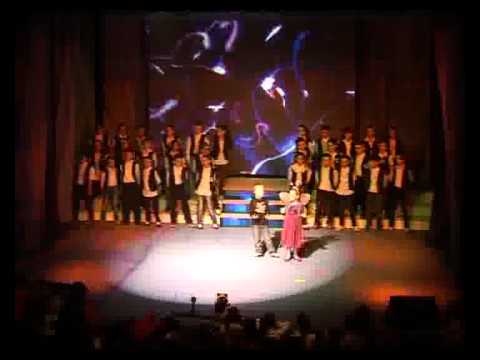 Femijet e Gezuar  2011 - Yllka dhe Ylli Hoxha - Jemi te vegjel.flv