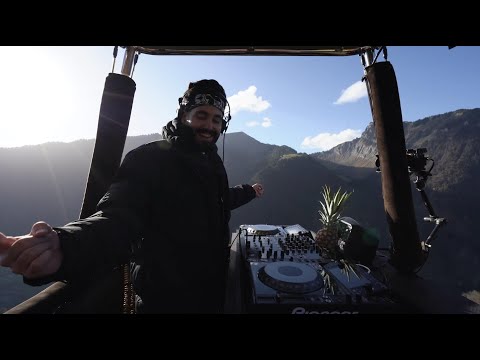 EWAVE DJ SET From A Hot Air Balloon - Switerzland