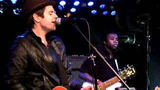 Bedouin Soundclash - Walls Fall Down - Live on Fearless Music HD