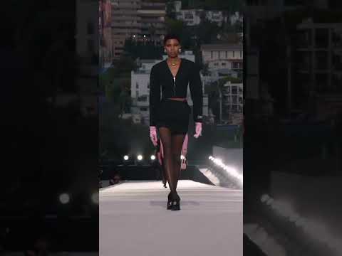 CLASSY! Victoria Fawole at the Versace Fall/Winter 2023-2024 show in Los Angeles (March 2023)