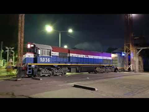 Gt- 22 (9036) con un Tren Cargado de N.C.A a su paso por "Estación La banda" en plena madrugada 🚂🌃🌔