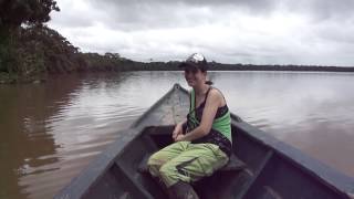 preview picture of video 'Alice y Zaiper en el Lago Sandoval en la Amazonia de Perú'