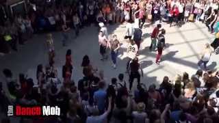 preview picture of video 'Trinity Leeds Flash Mob Proposal Official'