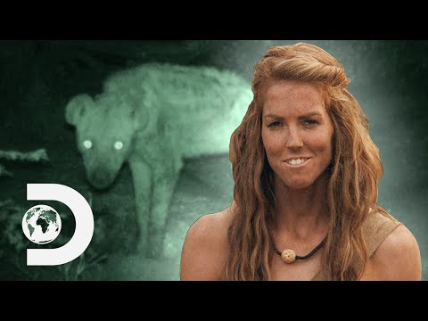 Kiwi Twins Encounter Hyena, Leopard, and Rhino During the Night! | Naked and Afraid
