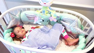 Download lagu Diana Bermain Menjadi Bayi Oliver mp3