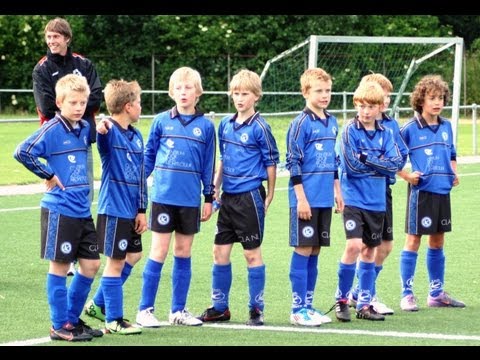 E Pupillen voetbal:  Blauw-Wit - Leeuwarder Zwaluwen