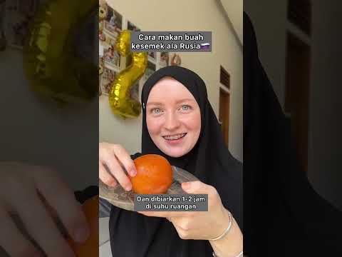 , title : 'Cara makan buah kesemek ala bule Rusia #uliana #videoreceh #videohumor #fyp'