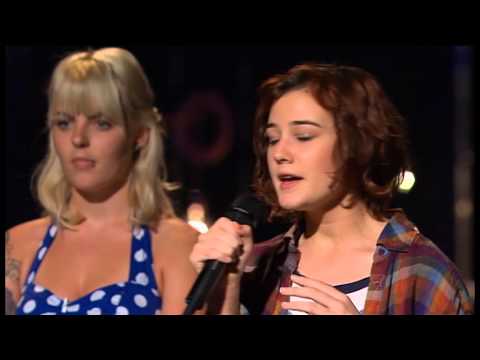 Bella Ferraro in Bootcamp singing The A Team by Ed Sheeran (03.09.2012) HQ
