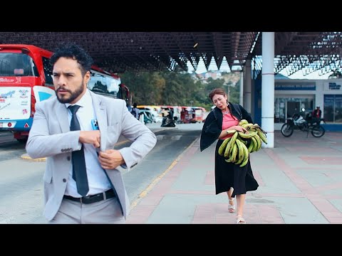 ¡Ernesto conoce a su novia de internet en persona!