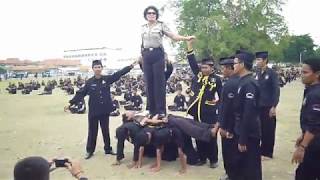 Download lagu SENI HIPNOTISME HUT WS PAMUNGKAS 2012 mp3