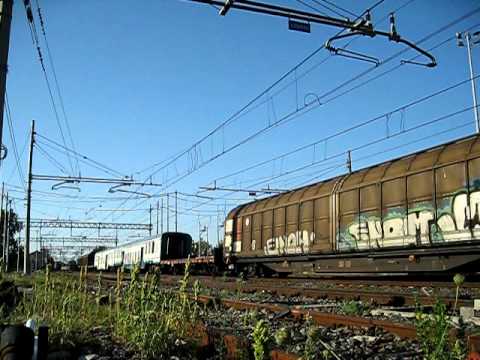 MI con E655.234 + E655.169 + Carri Uacs cemento + Carrozze PR (Bologna - Marcianise)