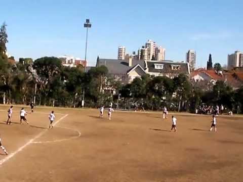 Otro casi gol, por arriba